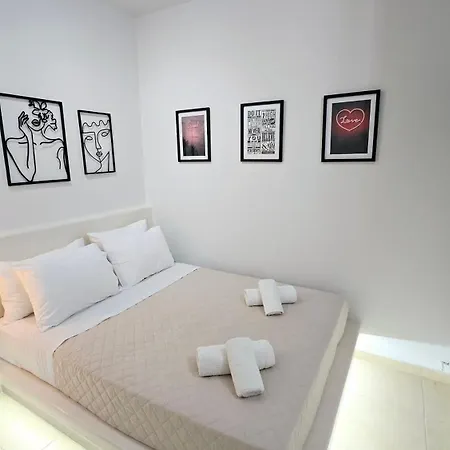 Grand Hayat Santorini *