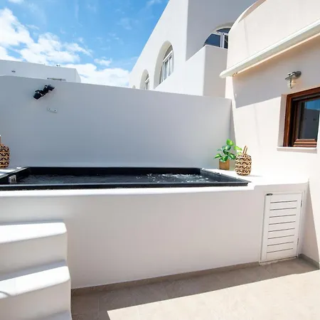 Villa Grand Hayat Santorini Mesariá