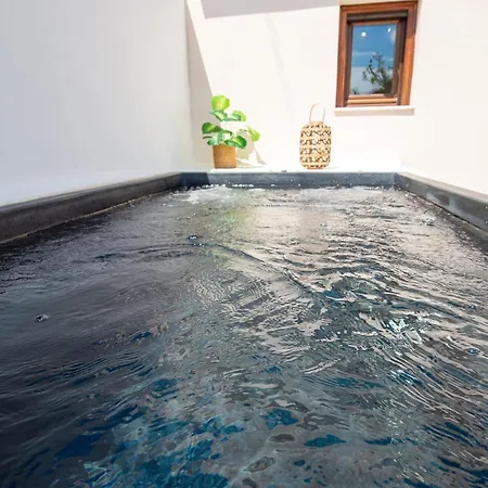 Villa Grand Hayat Santorini Mesariá