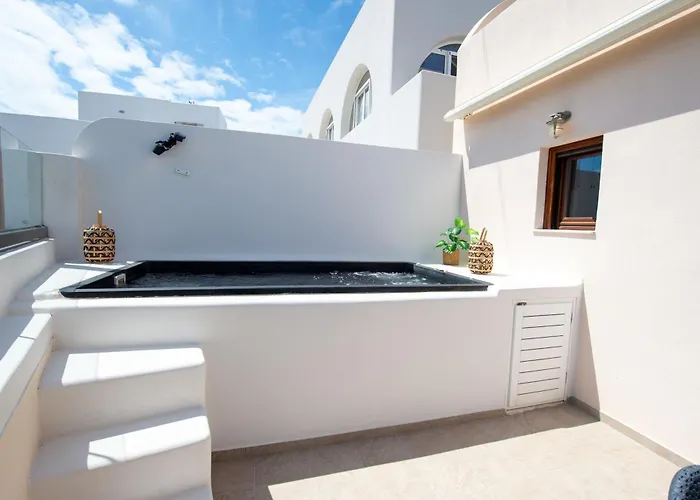 Villa Grand Hayat Santorini Mesaria