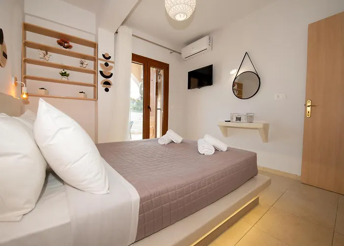 Grand Hayat Santorini *